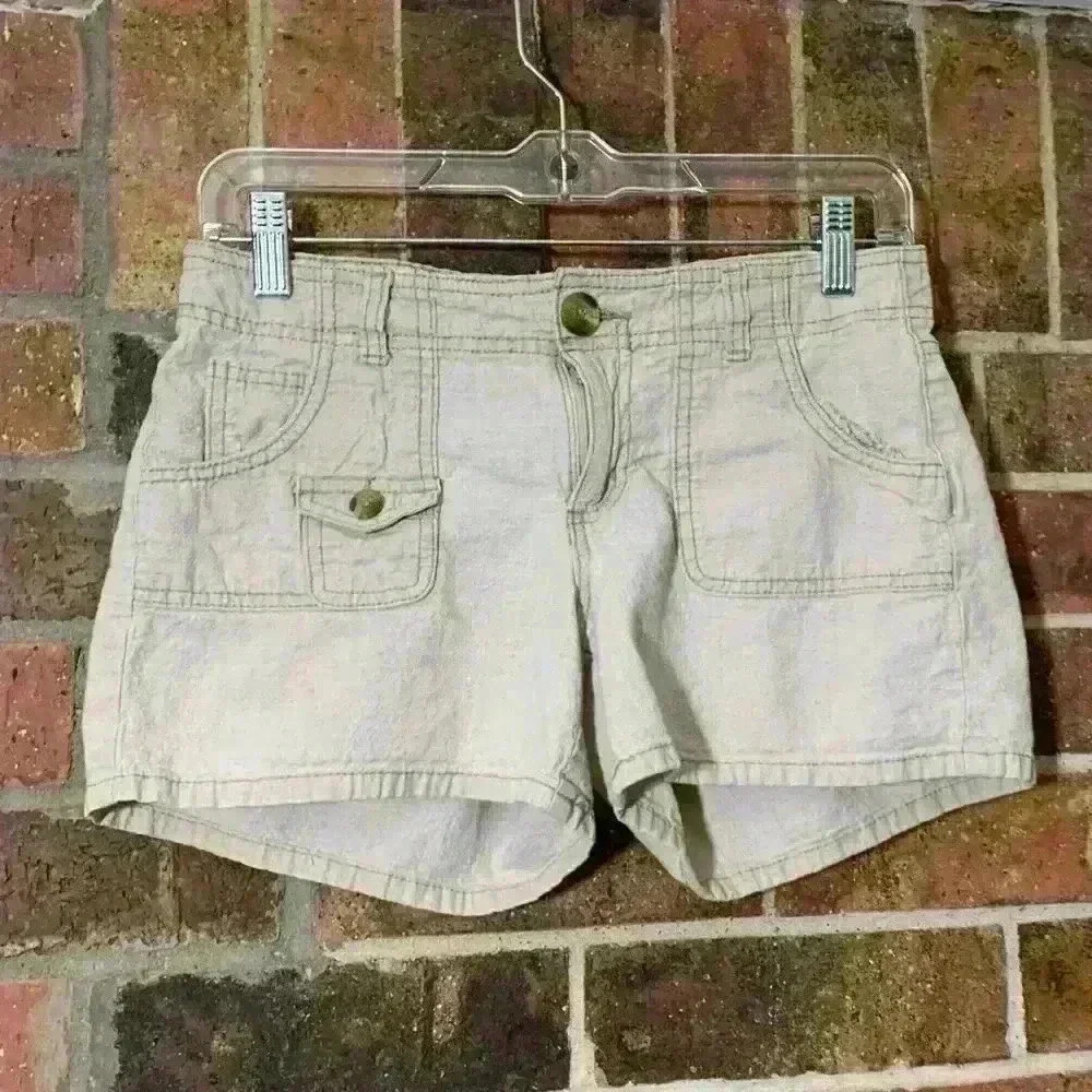 Y2K Lowrise Lei Cream Colored Shorts - Picture 1 of 4